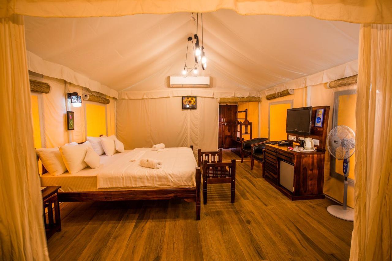 Hotel Millennium Park Панчгани Екстериор снимка
