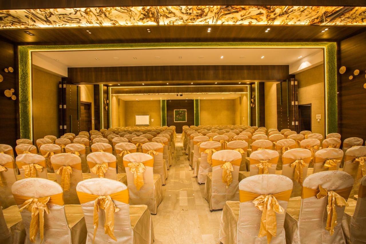Hotel Millennium Park Панчгани Екстериор снимка