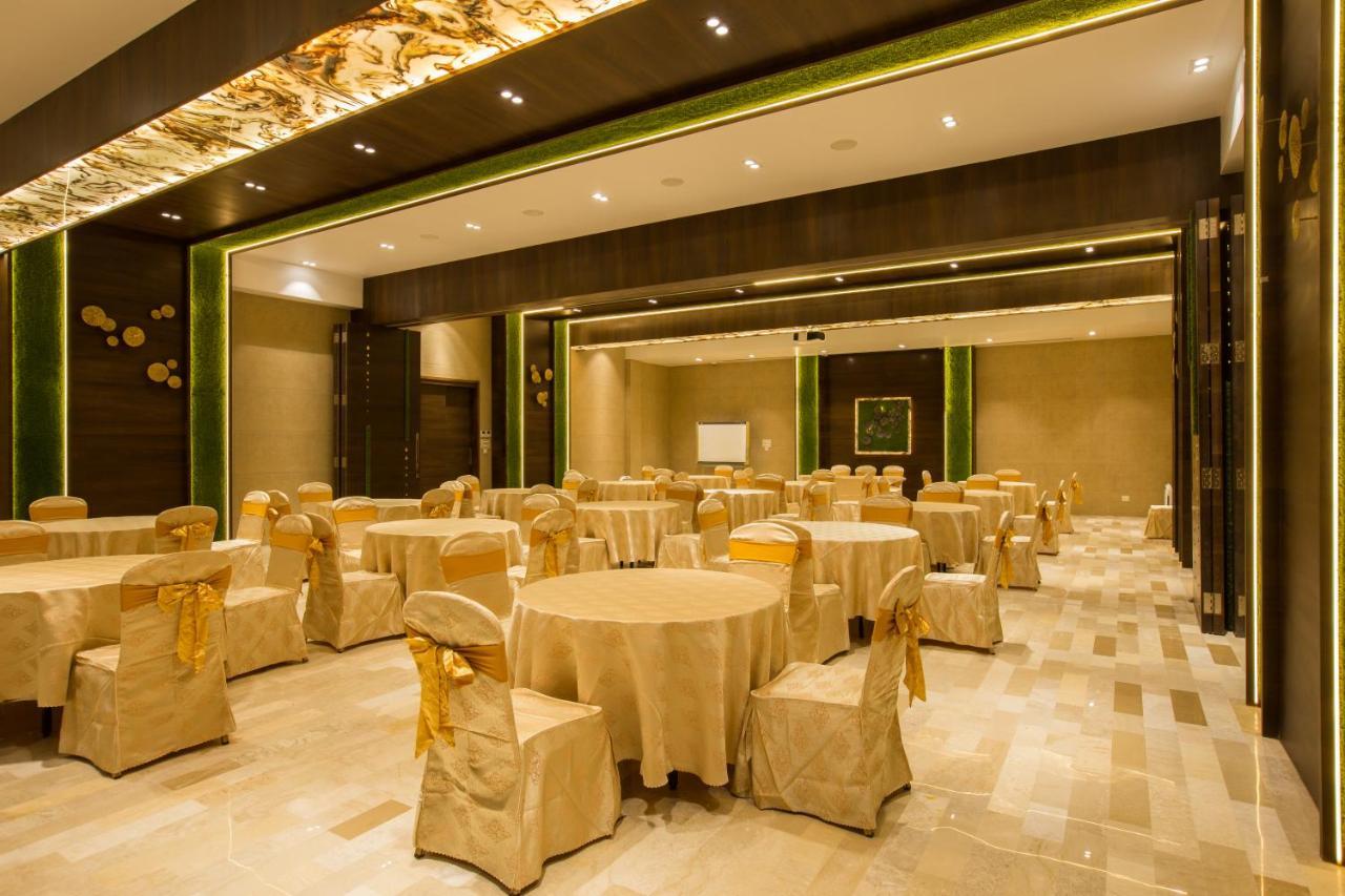 Hotel Millennium Park Панчгани Екстериор снимка