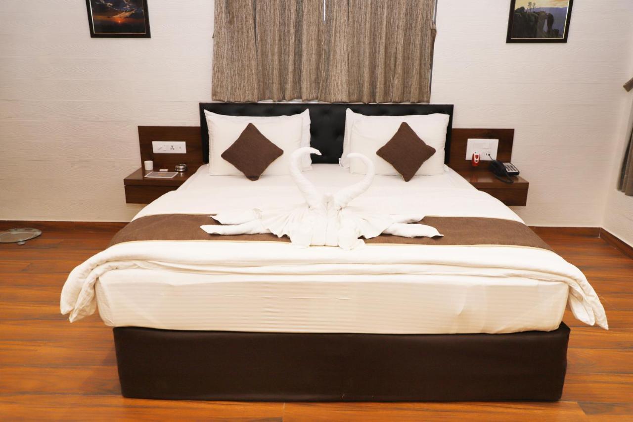 Hotel Millennium Park Панчгани Екстериор снимка